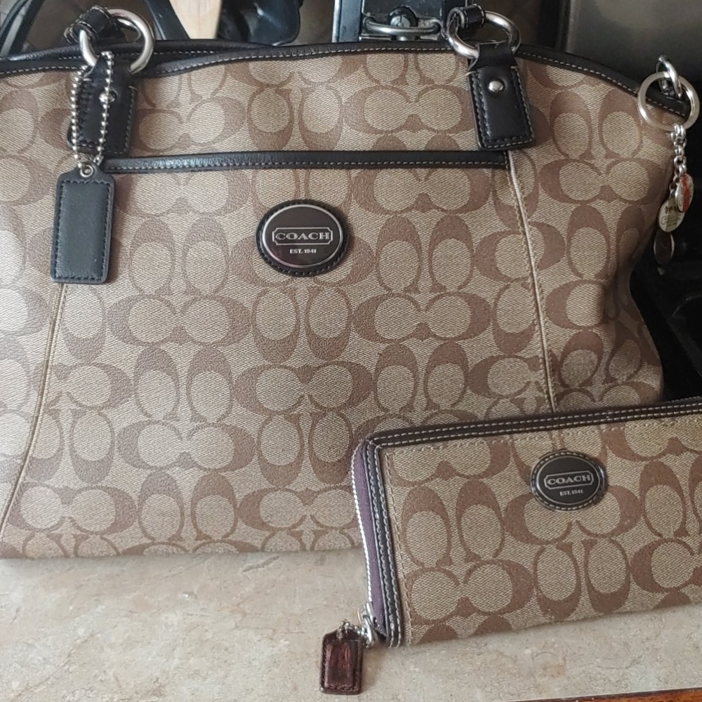 Coach purse and wallet